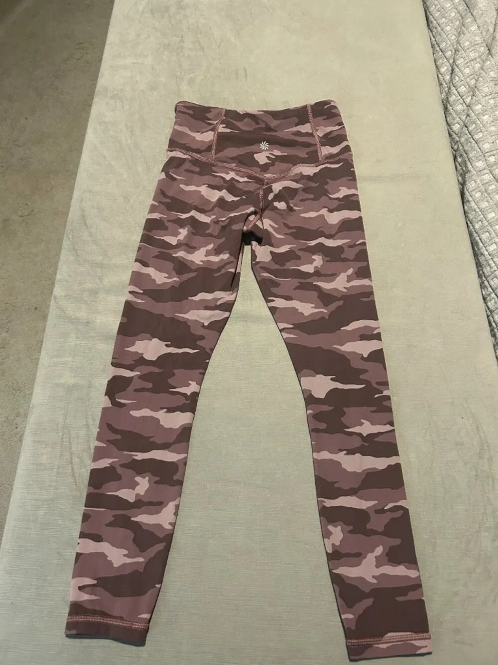 Athleta Elation Camo 7/8 Tight Leggings XS Flora Mauve Pink
